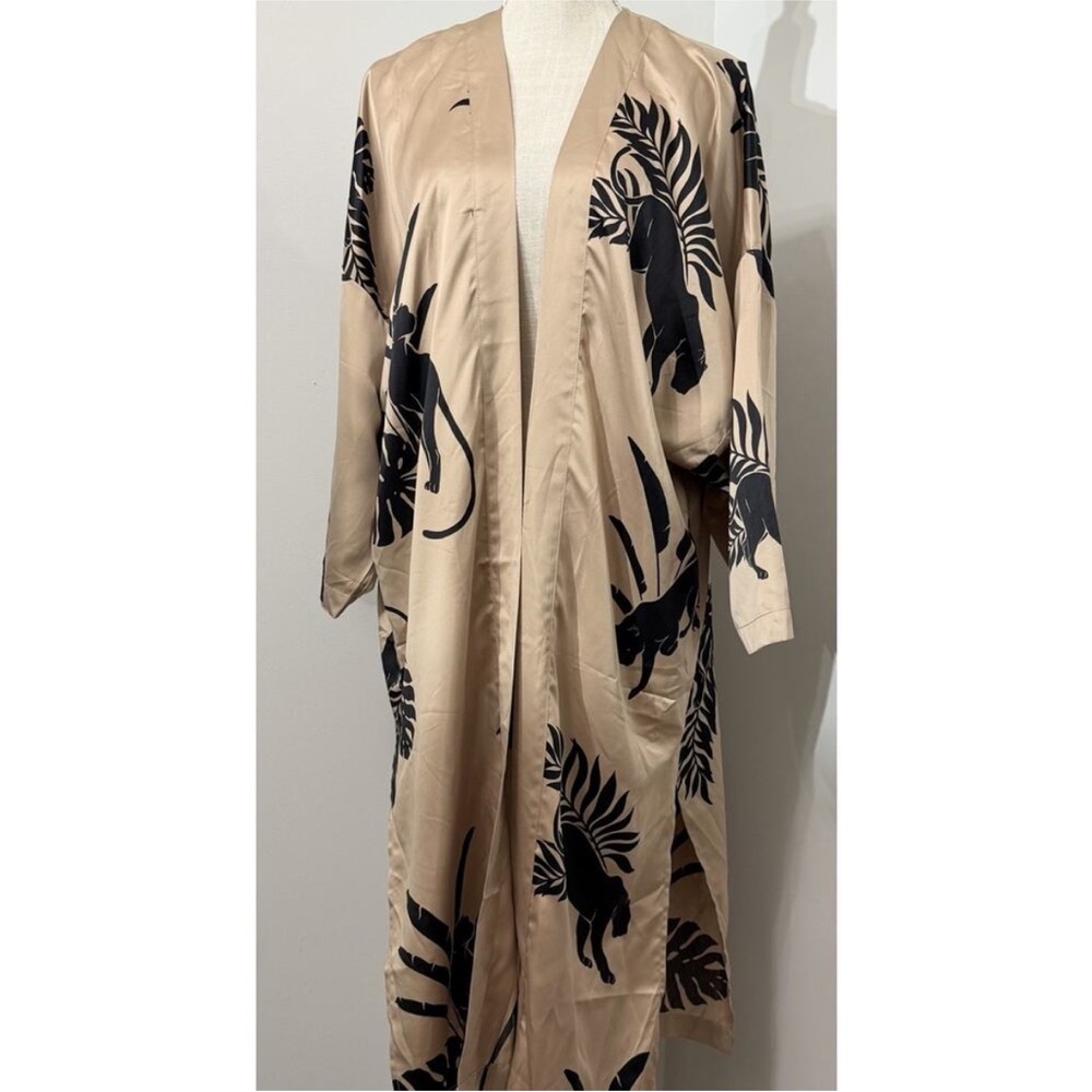 Ann Taylor Beige and Black Patterned Kimono